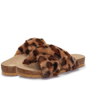 VINCE CAMUTO Slides MAYBERLA FAUX LEOPARD FUR CRISSCROSS STRAP SLIDES SLIPPERS